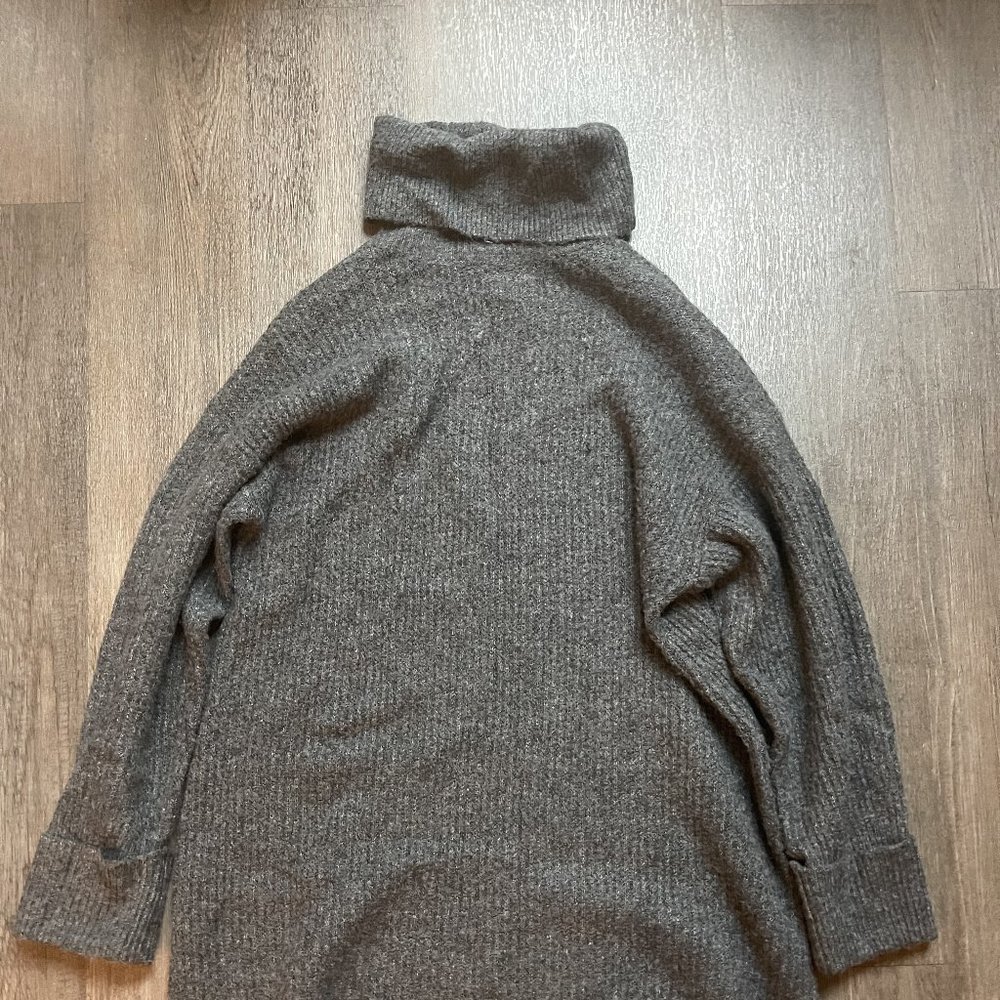 KNITTED TURTLED NECK DRESS